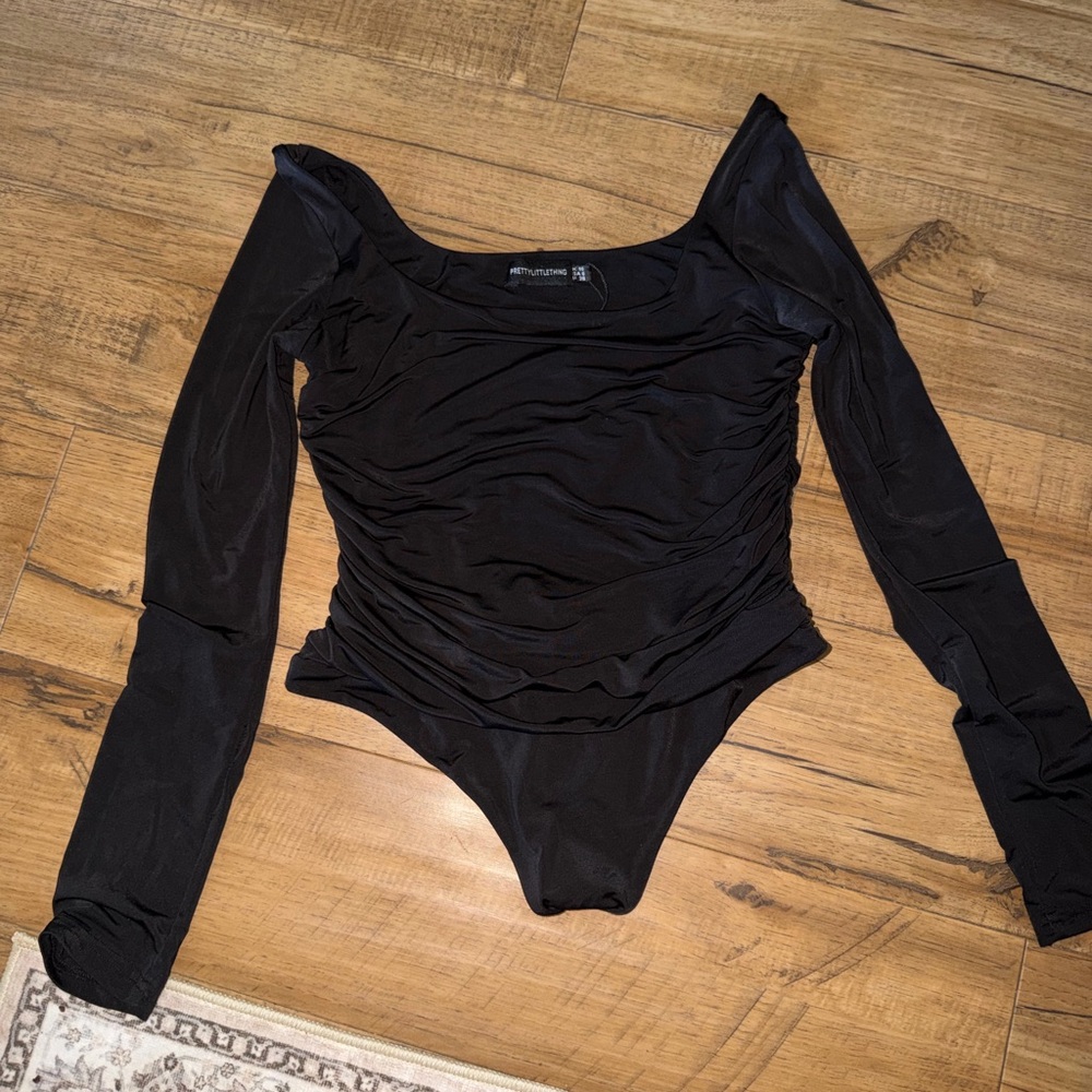PrettyLittleThing Long Sleeve Ruched Bodysuit